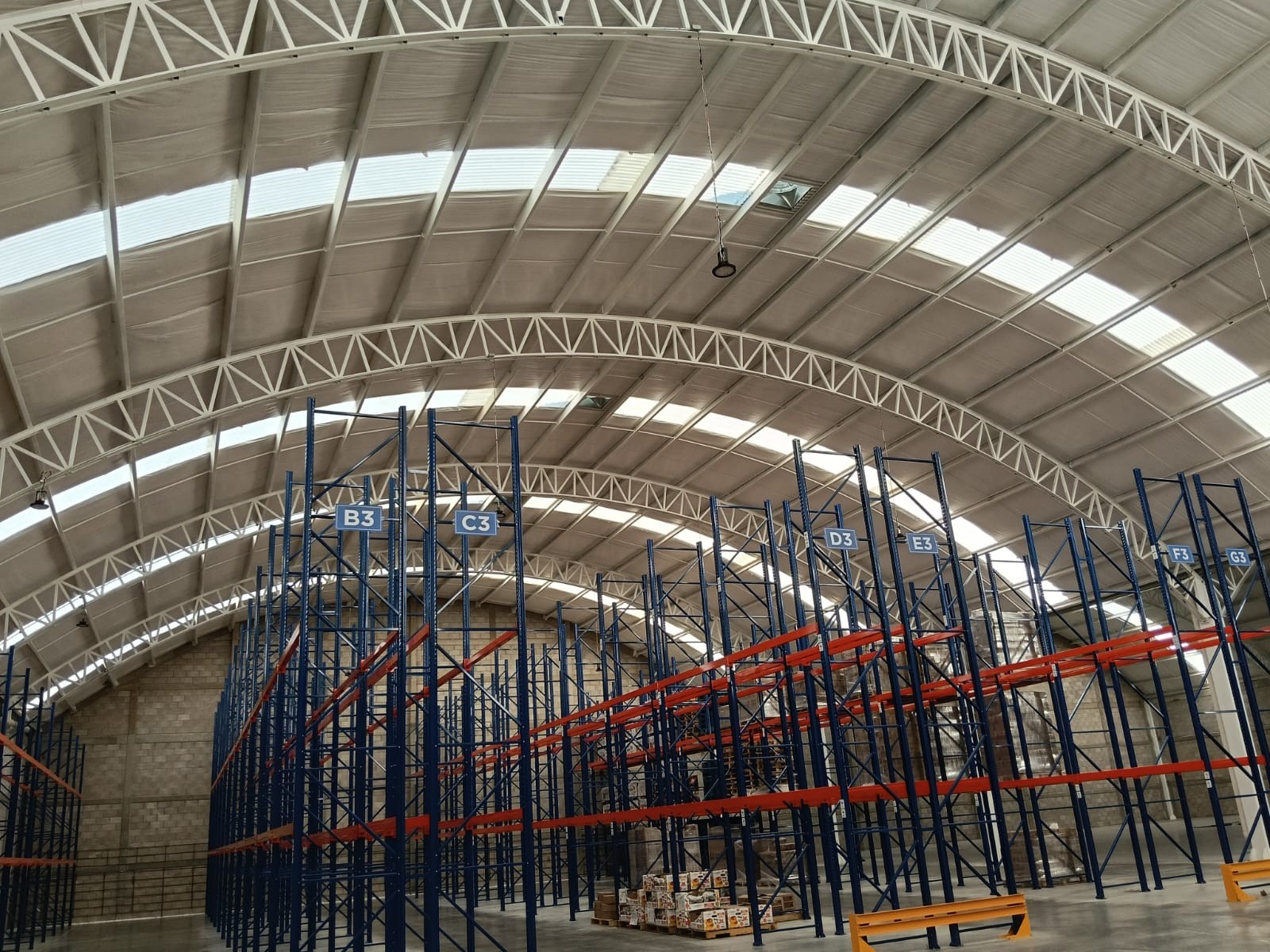 Centro de distribución — estructuras de acero CUMISA